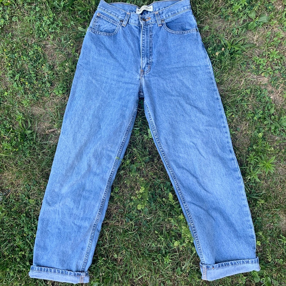 High waisted light wash jeans